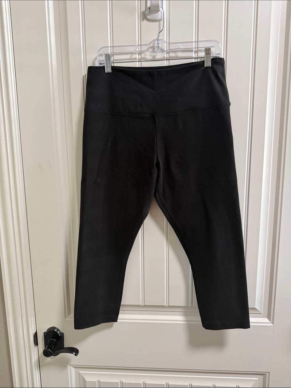 Lysse Black Capri Leggings/smooth tummy control